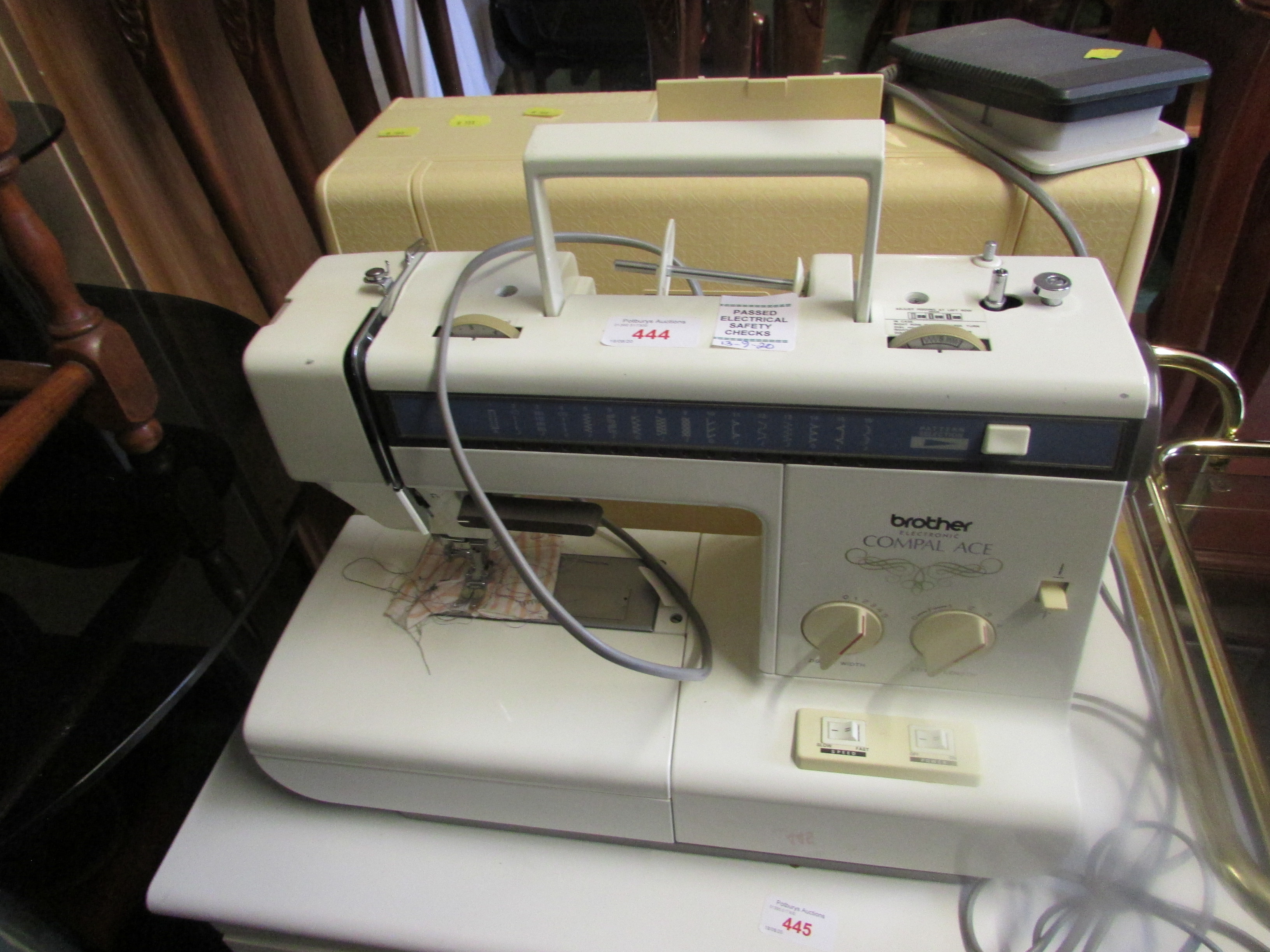 BROTHER COMPAL ACE ELECTRIC SEWING MACHINE (NEEDS A PLUG)