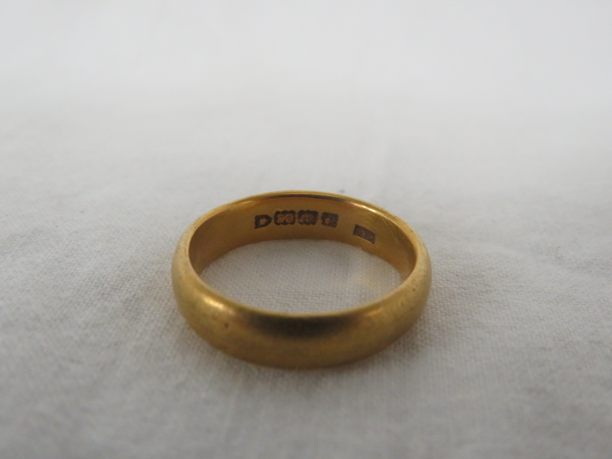 22 CARAT GOLD WEDDING RING, BRITISH HALLMARKS, FAINTLY ENGRAVED WITH A NAME TO THE INSIDE, 8.4G, - Image 2 of 2