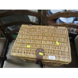 WICKER PICNIC BASKET WITH CONTENTS OF PLASTIC PICNIC WARE