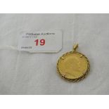 1903 EDWARD VII SOVEREIGN IN A 9 CARAT GOLD WIREWORK PENDANT MOUNT, TOTAL WEIGHT 9.8G