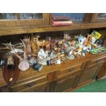 LARGE SELECTION OF DECORATIVE ORNAMENTS AND FIGURINES INCLUDING ANIMALS, RESIN FIGURES, ANTLERS