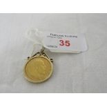 1904 EDWARD VII SOVEREIGN IN A 9 CARAT GOLD PENDANT MOUNT, GROSS WEIGHT 9.5G