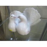 LLADRO GROUP OF WHITE DOVES WITH ORIGINAL BOX