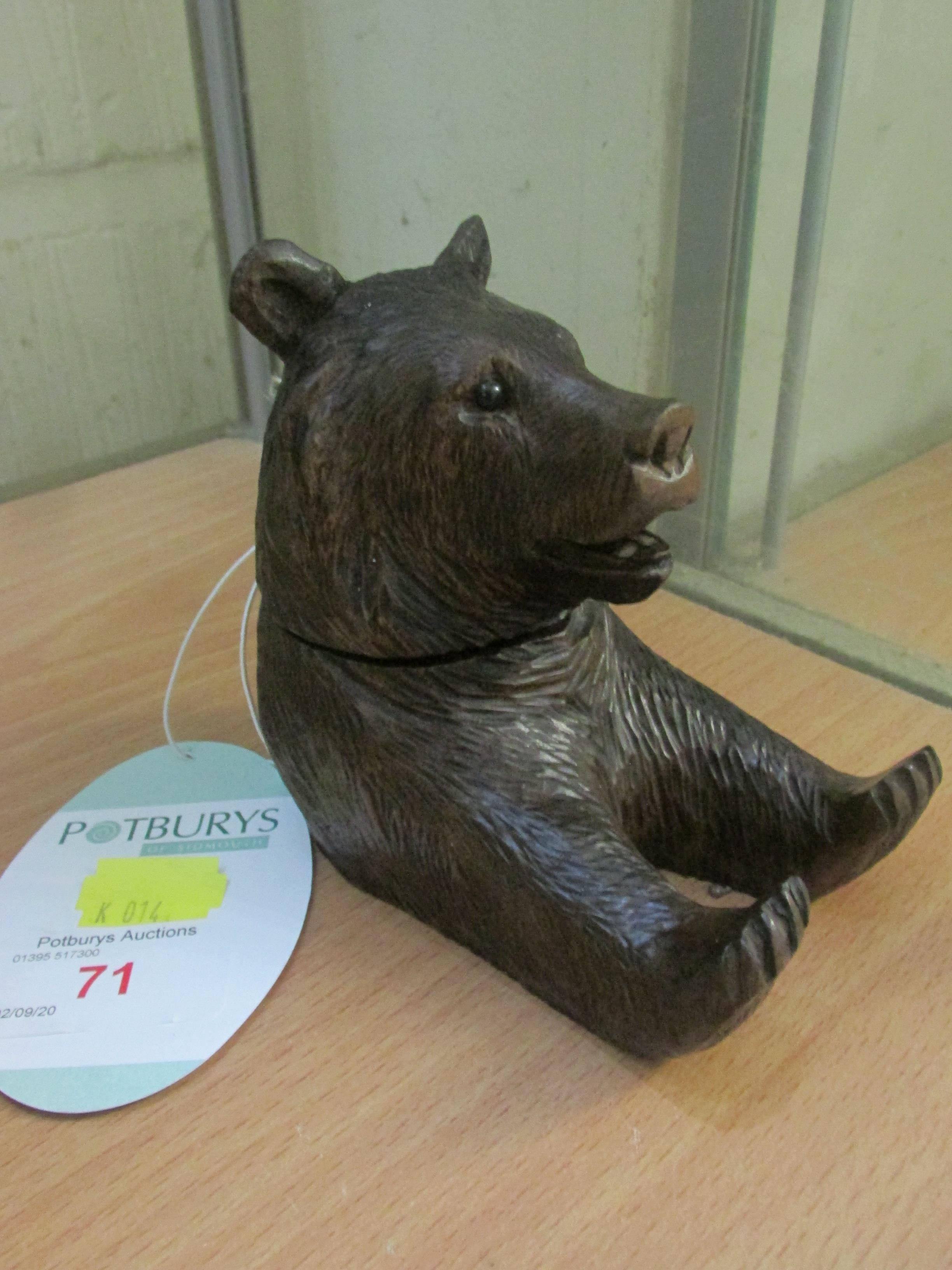 WOODEN PIPE REST CARVED AS A BEAR'S HEAD AND PAWS