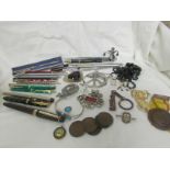 BAG OF ASSORTED SMALL ITEMS INCLUDING COSTUME JEWELERY, PENS
