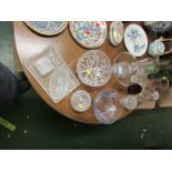 SMALL SELECTION OF GLASSWARE INCLUDING BOWLS AND DRINKING GLASSWARE