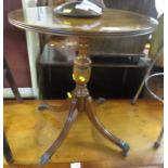 REPRODUCTION CIRCULAR SIDE TABLE ON CASTORS