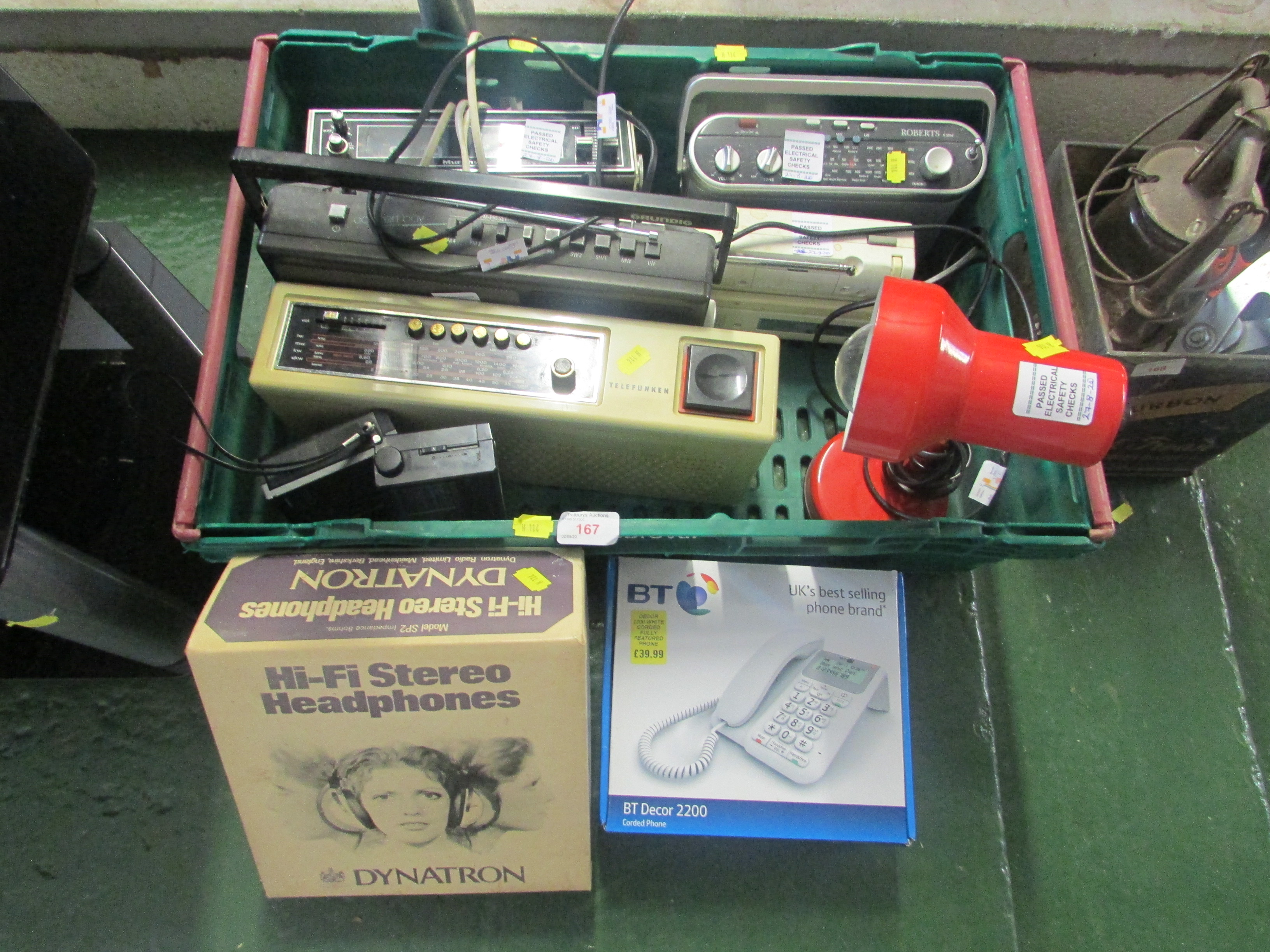 TRAY OF ASSORTED RADIOS, BT TELEPHONE, DYNATRON HEADPHONES (ONE ITEM NEEDS REWIRING, THREE NEED