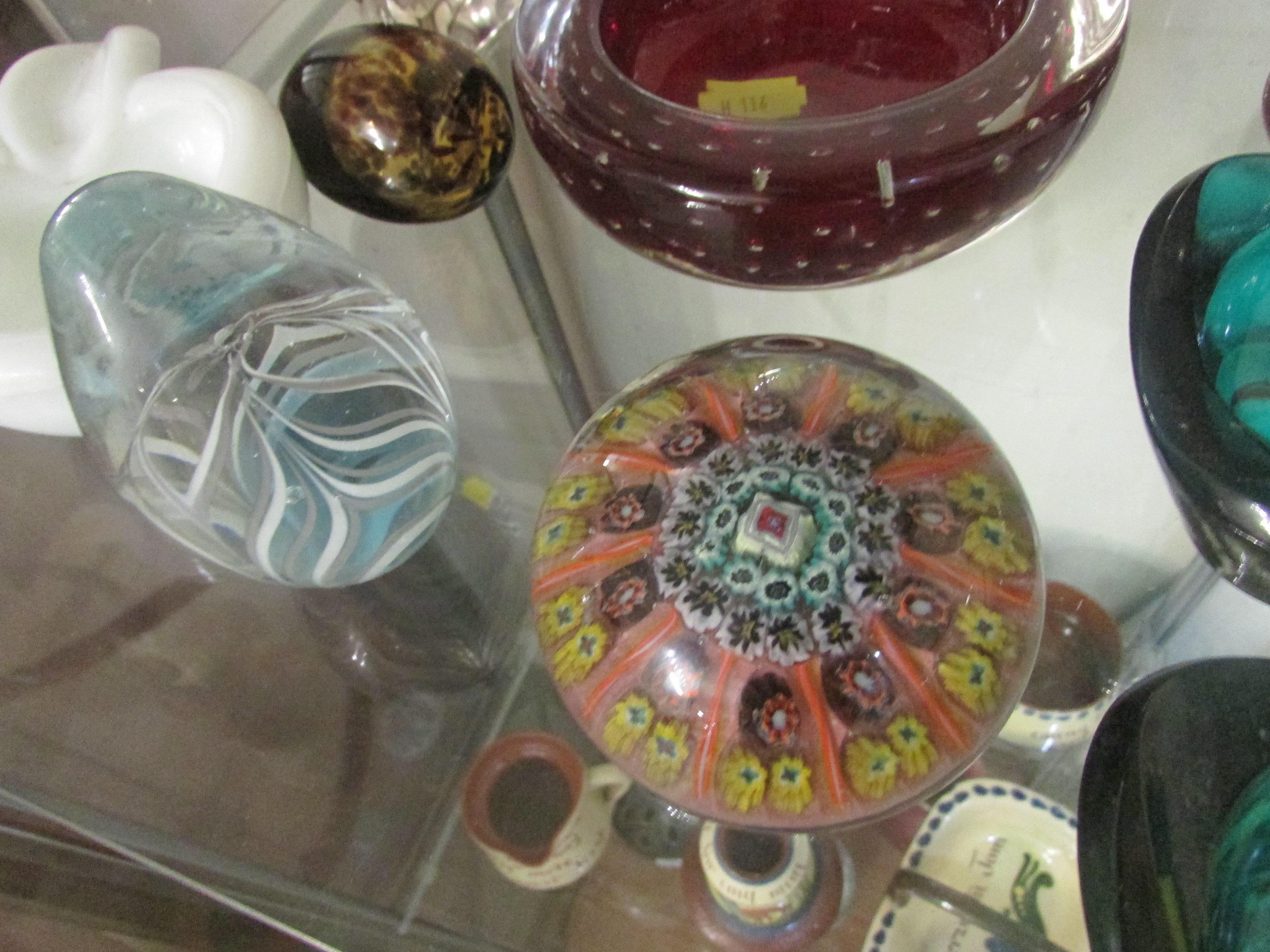 ONE SHELF OF DECORATIVE COLOURED GLASS, PAPER WEIGHTS AND VASES - Image 2 of 3