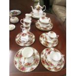 ROYAL ALBERT OLD COUNTRY ROSES PATTERN CHINA INCLUDING TEAPOT, CUPS AND SAUCERS, SIDE PLATES,