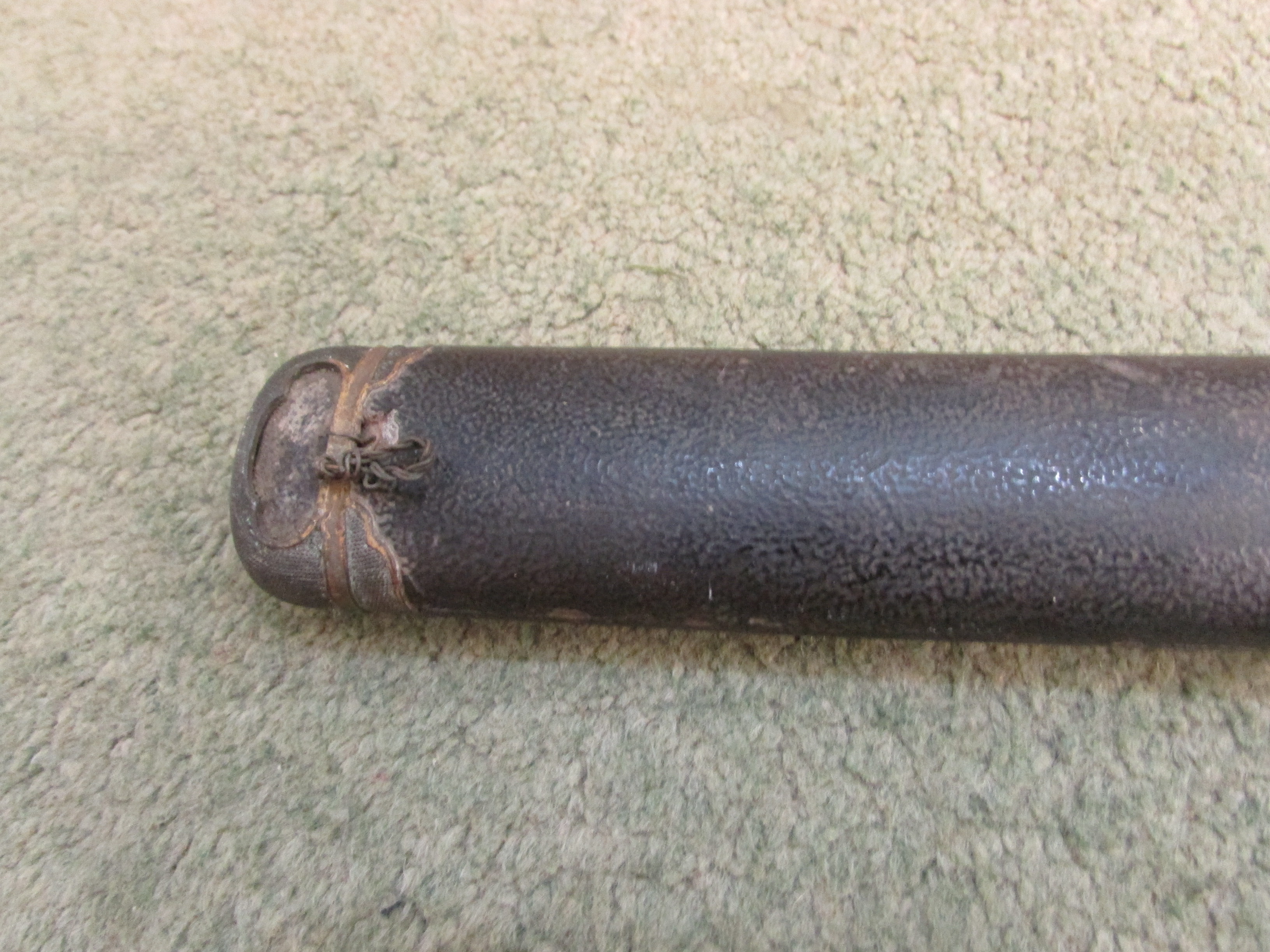 AN ANTIQUE JAPANESE KATANA SWORD WITH SHEATH, SOLD AS FOUND - Image 20 of 35