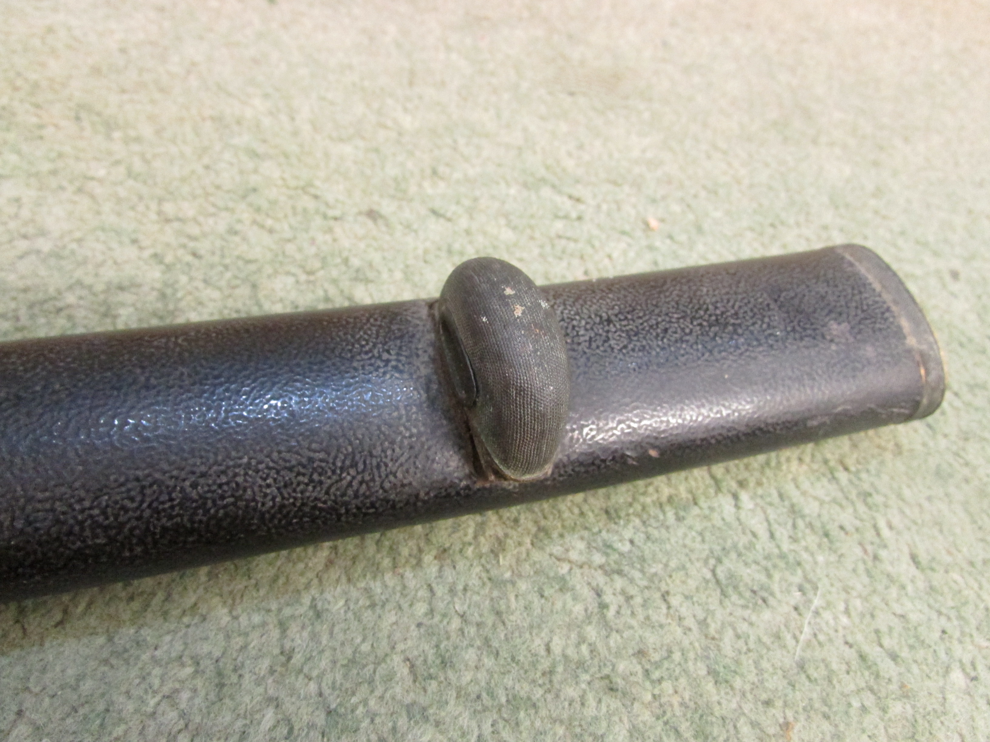 AN ANTIQUE JAPANESE KATANA SWORD WITH SHEATH, SOLD AS FOUND - Image 26 of 35