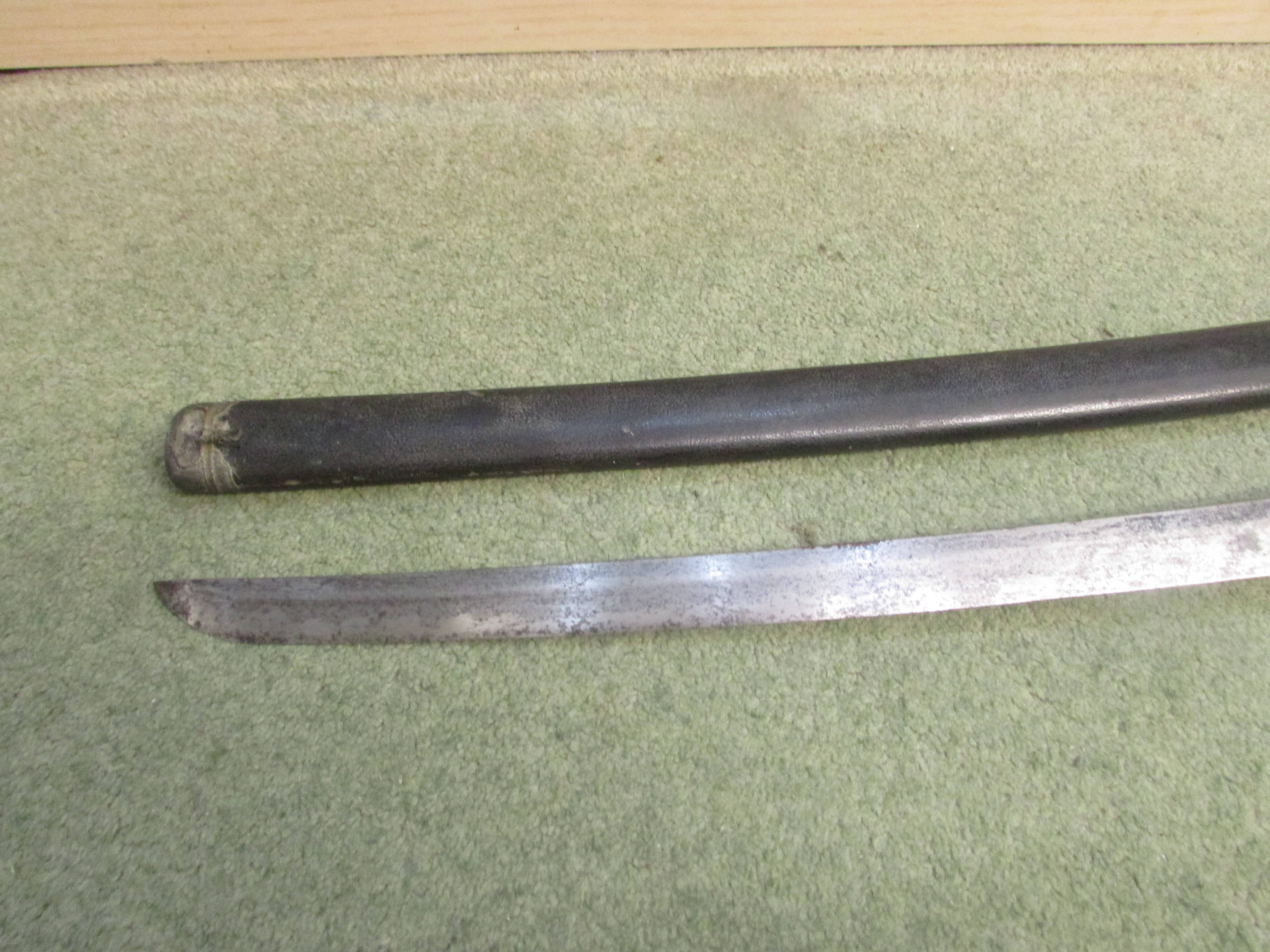 AN ANTIQUE JAPANESE KATANA SWORD WITH SHEATH, SOLD AS FOUND - Image 24 of 35