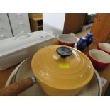 SELECTION OF LE CREUSET KITCHEN ITEMS INCLUDING SAUCEPAN WITH LID, SALT AND PEPPER SHAKER, ETC