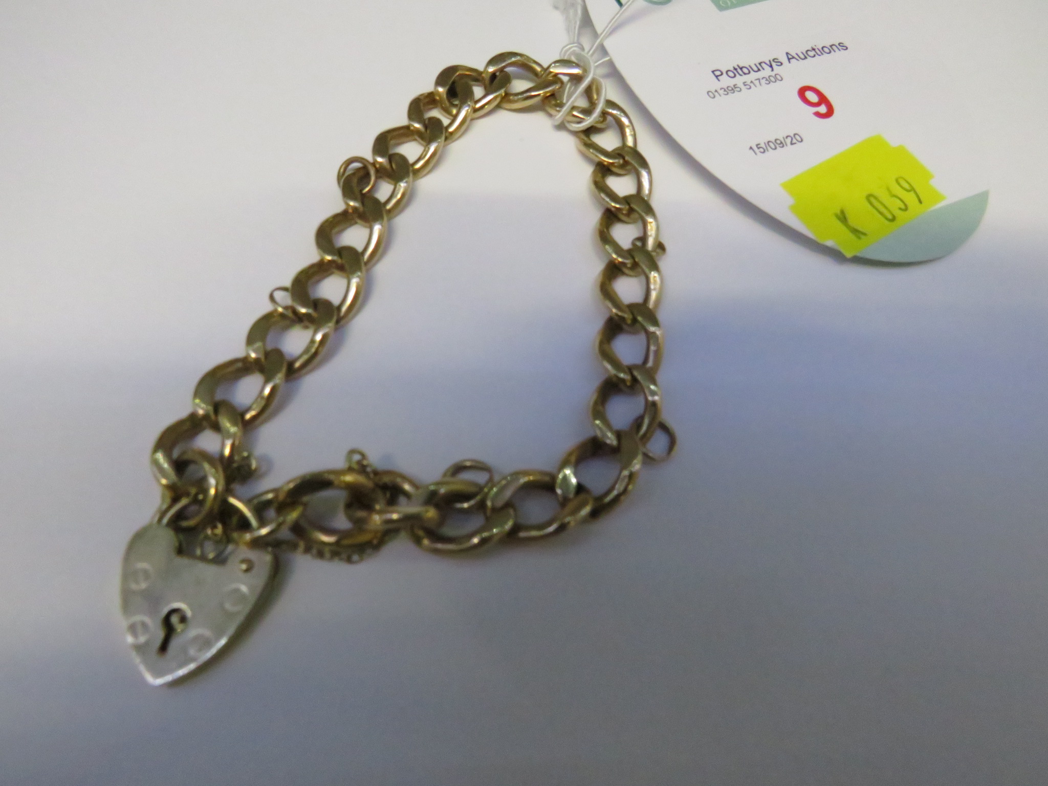 9 CARAT GOLD BRACELET WITH 9 CARAT GOLD HEART SHAPED PADLOCK CLASP. - Image 2 of 2