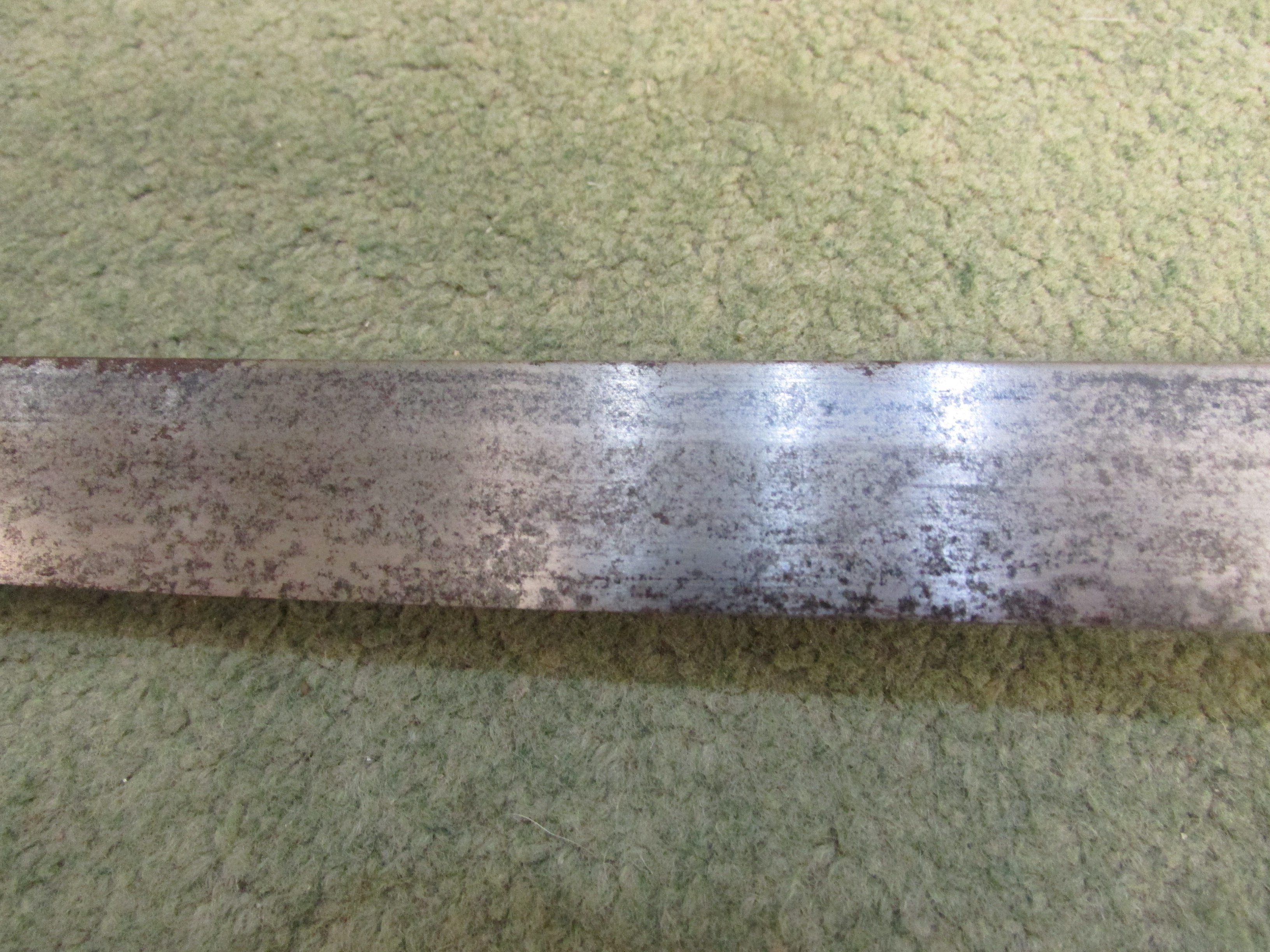 AN ANTIQUE JAPANESE KATANA SWORD WITH SHEATH, SOLD AS FOUND - Image 3 of 35