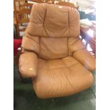 EKORNES STRESSLESS SWIVEL RECLINING ARMCHAIR IN A PALE TAN LEATHER