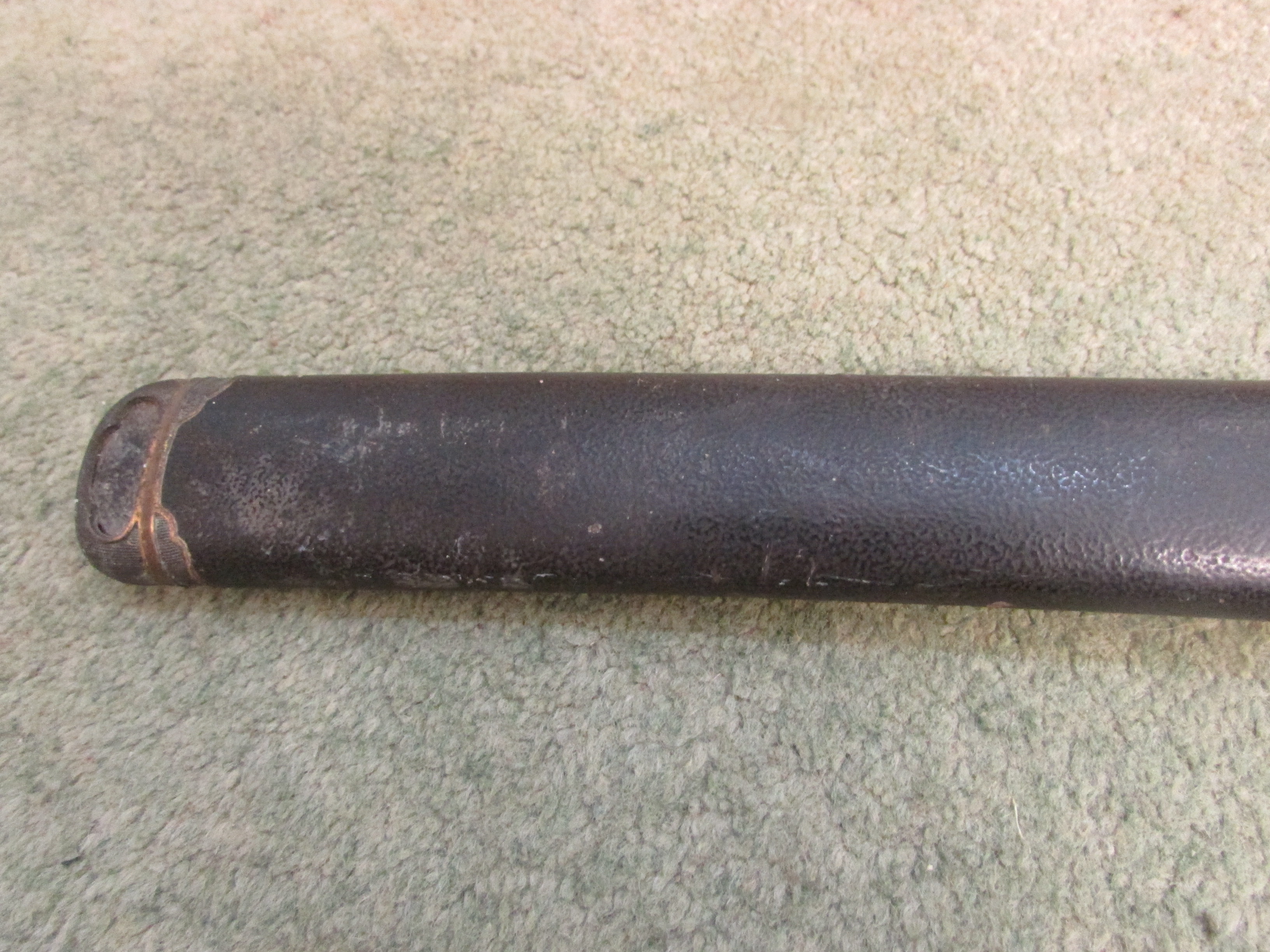 AN ANTIQUE JAPANESE KATANA SWORD WITH SHEATH, SOLD AS FOUND - Image 19 of 35