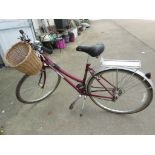 RIDGEBACK METRO 21L LADIES BICYCLE WITH FRONT WICKER BASKET AND REAR LUGGAGE RACK