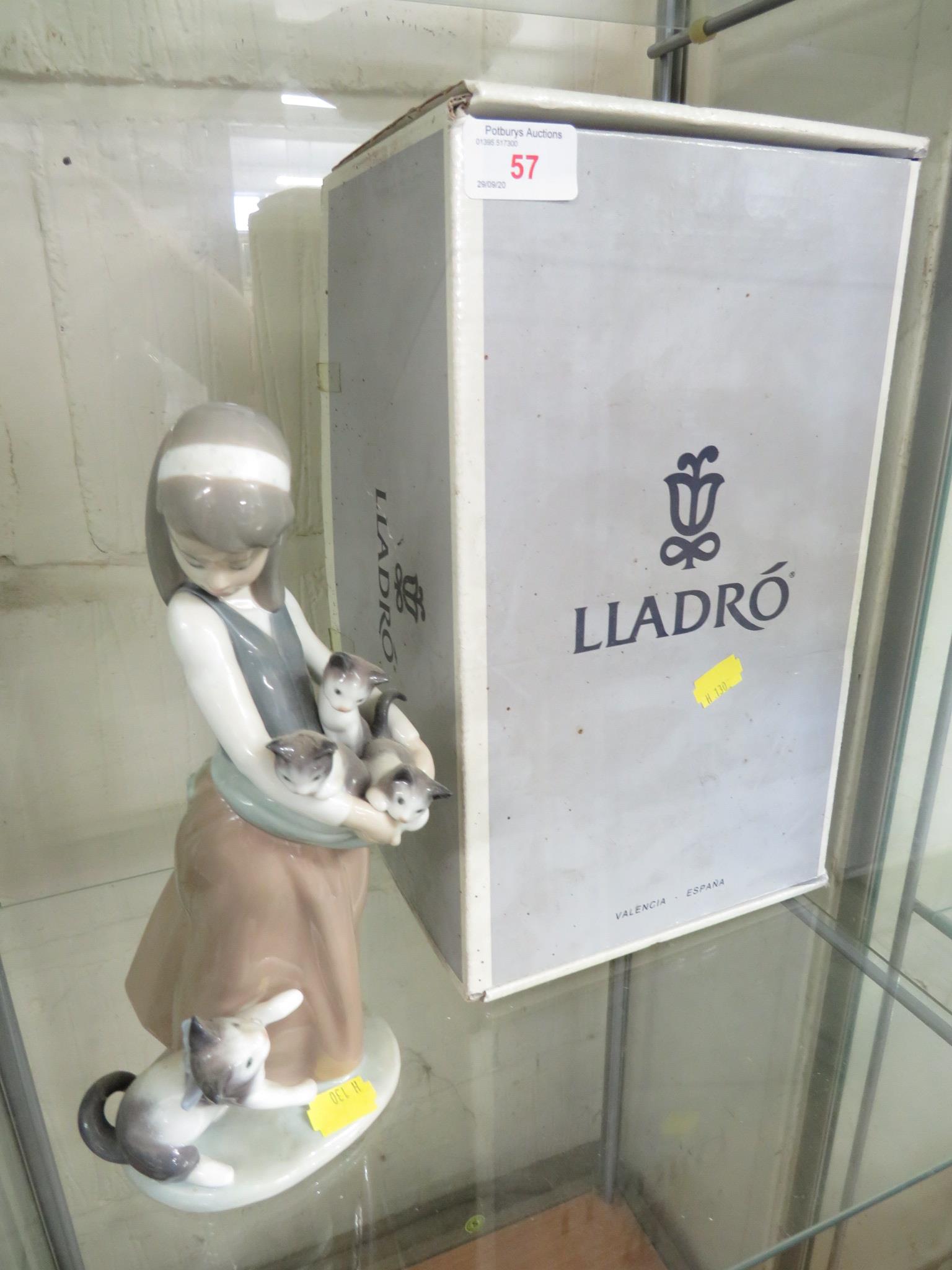 LLADRO FIGURE OF GIRL HOLDING KITTENS, WITH ORIGINAL BOX