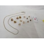 FOUR PAIRS OF YELLOW METAL EARRINGS AND A GOLD-COLOURED COSTUME NECKLACE