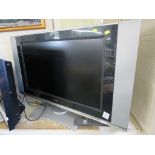 HITACHI 32 INCH LCD TELEVISION WITH REMOTE AND MANUAL