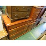 YOUNGER FURNITURE MID WOOD BEDROOM CHEST OF SEVEN DRAWERS AND A PAIR OF THREE DRAWER BEDSIDES