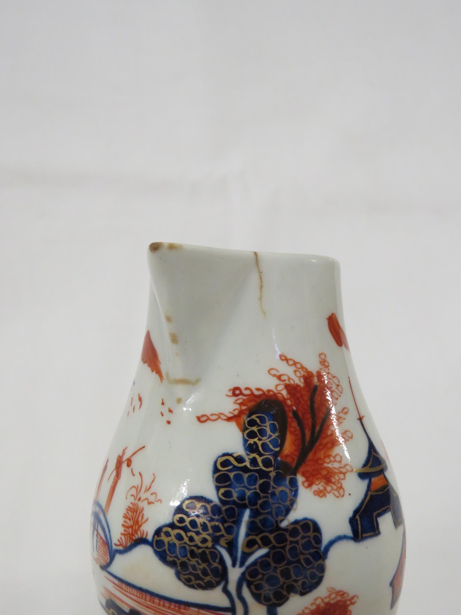 19TH CENTURY SPARROW BEAK JUG DECORATED IN RED, BLUE AND GILT WITH CHINESE GARDEN SCENE - Image 4 of 4