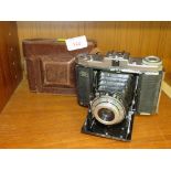 NETTAR FOLDING CAMERA WITH BROWN LEATHER CASE
