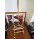 WINDSOR & NEWTON TABLE STANDING SMALL WOODEN EASEL