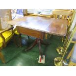 19TH CENTURY MAHOGANY PEMBROKE TABLE ON A TURNED COLUMN WITH QUADRAPED FOOT