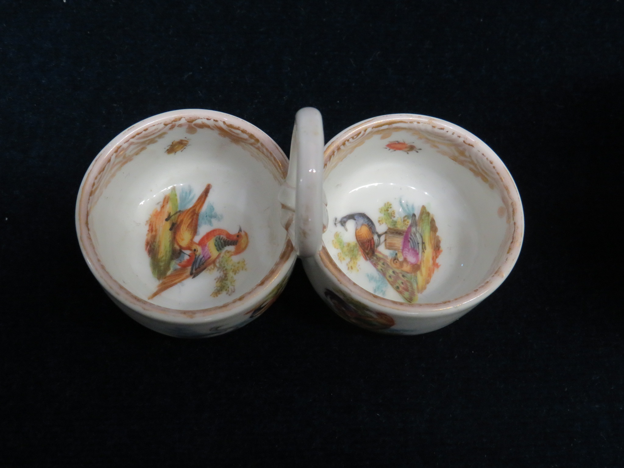 CONTINENTAL PORCELAIN SALT DECORATED WITH BIRDS, AND A TEACUP DECORATED WITH CORNFLOWERS, BOTH - Image 2 of 5