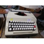IMPERIAL 2002 MANUAL TYPEWRITER WITH CASE