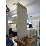 ELECTRIC TROUSER PRESS (NEEDS PLUG)