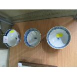 THREE BLUE AND WHITE CHINESE PORCELAIN TEA BOWLS