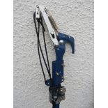 A METAL EXTENDABLE LOPPER IN BLUE WITH ROPE LEVER ATTACHMENT (A.F)