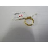 GOLD WEDDING RING, BRITISH HALLMARKS, INDISTINCTLY STAMPED, PERHAPS RE-SIZED, 7.4G, SIZE Q/R FOR