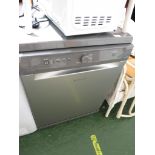 HOTPOINT EXPERIENCE DISHWASHER IN A GREY FINISH (NEEDS ATTENTION DOOR CATCH, REQUIRES PROFESSIONAL