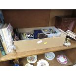 SMALL QUANTITY OF BOOK, KEYS AND KEY RINGS, MATCHBOOKS, WOODEN CHEST (ONE SHELF)