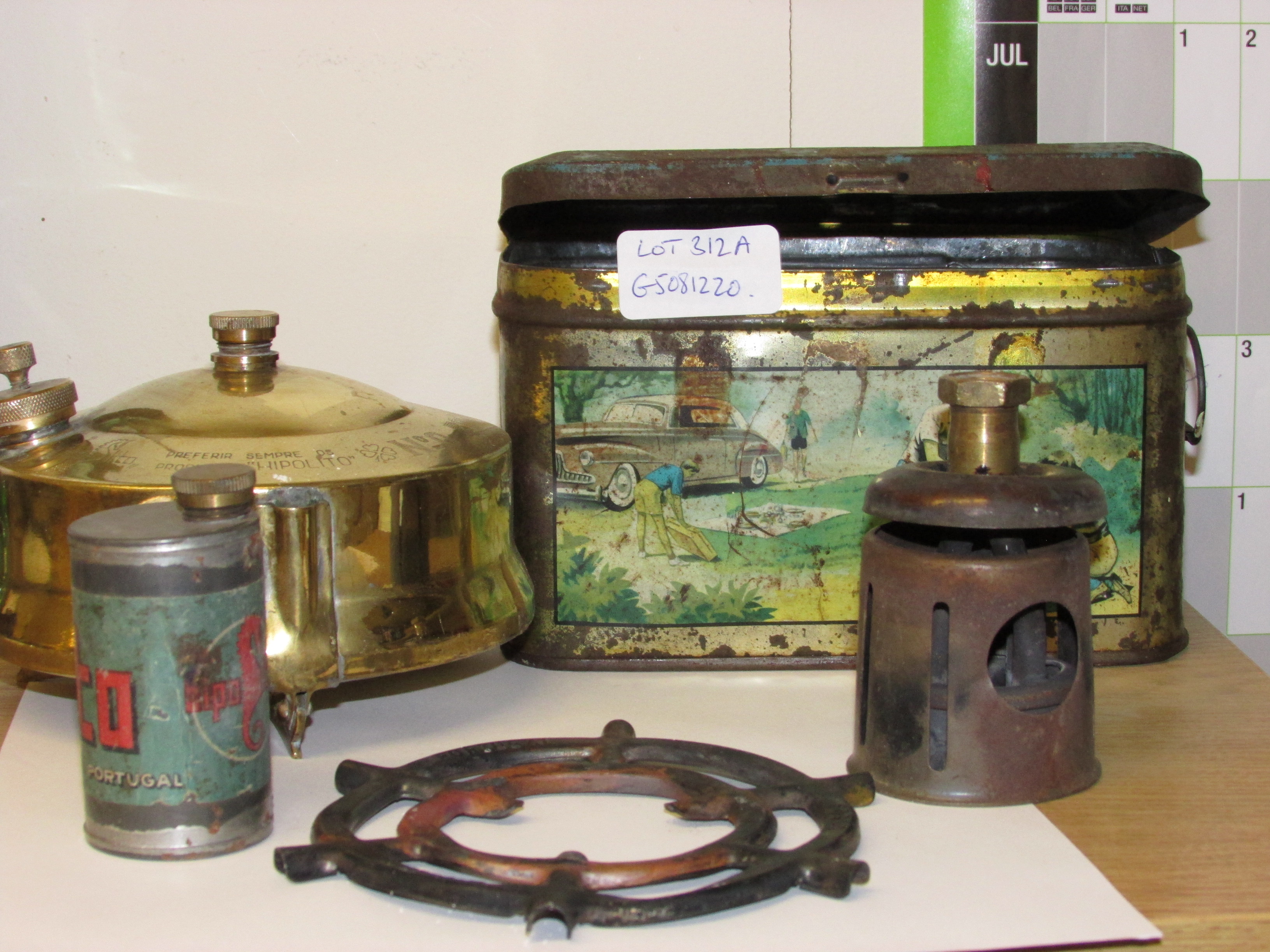 HIPOLITO NO 0 STOVE WITH TIN (SOLD AS VINTAGE ITEM ONLY, POSTAGE AND PACKING NOT AVAILABLE FOR