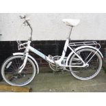 VINTAGE RALEIGH SHOPPER BICYCLE IN WHITE