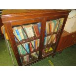 GLAZED OAK CHINA DISPLAY CABINET WITH TWO SHELVES WITHIN