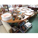 LIGHTWOOD VENEER EXTENDING DINING TABLE ON A QUADRUPED FOOT