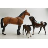 Beswick Mare Head Tucked similar large foal: together with un branded matt large horse(3)