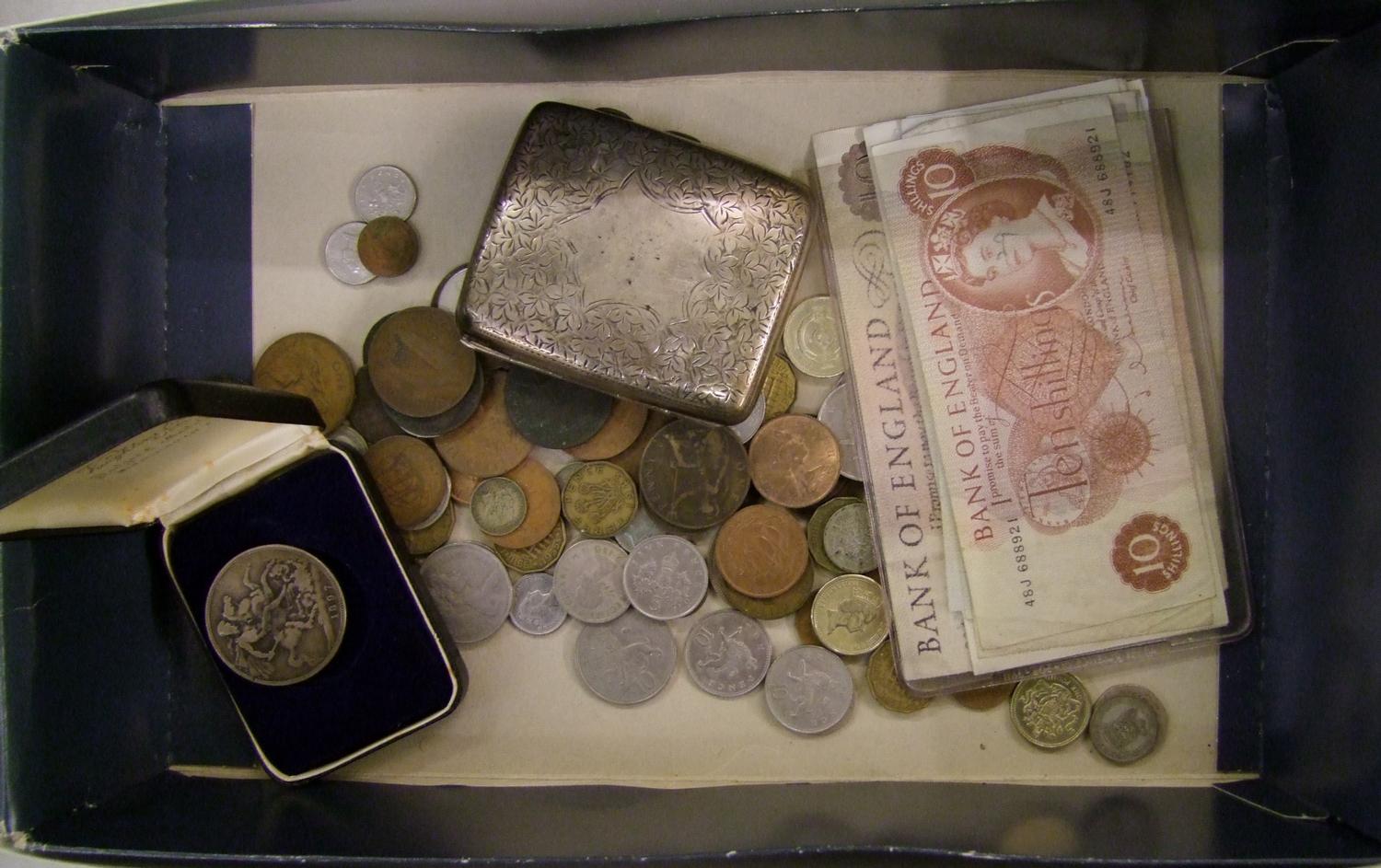 Small collection of items to include: silver cigarette case, vintage Bank of England bank notes