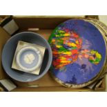 Mixed collection of ceramics items to include: Wedgwood Jasper ware fruit bowl, Jasper ware pin