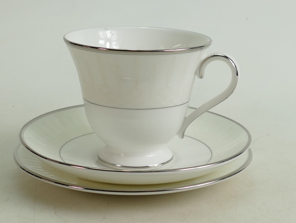 Waterford for Wedgwood Lismore Platinum patterned tea ware to include: 10 cups, 10 saucers, - Image 6 of 7