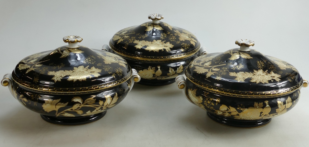 A very large collection of Wedgwood Black Tonquin patterned dinner & tea ware to include: Tea set, - Image 4 of 6