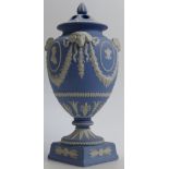 Boxed limited edition Wedgwood Jasperware Urn: From 'The Royal Wedding Collection 1981',
