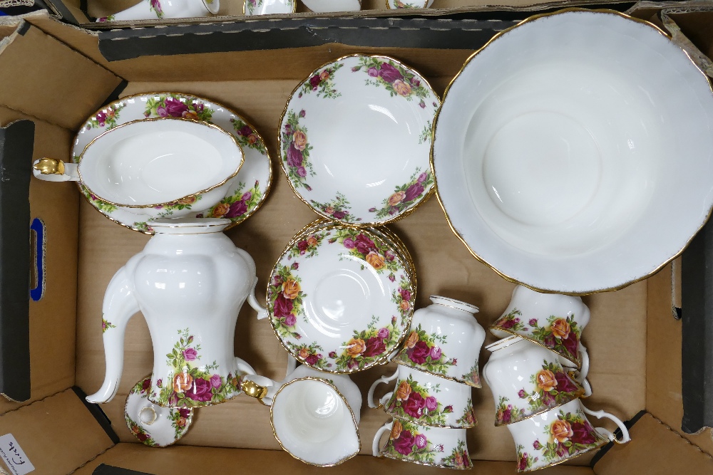 A very large collection of Royal Albert Old Country Roses to include: First quality planters, - Image 9 of 14